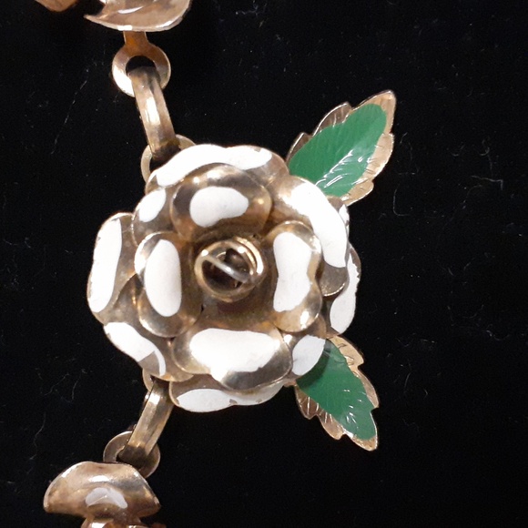 1930s - 40s CORO Rose Enameled Necklace - Picture 2 of 6